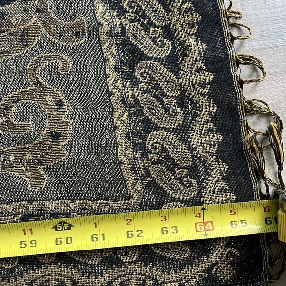 Metallic paisley shawl, Large - Picture 3 of 6